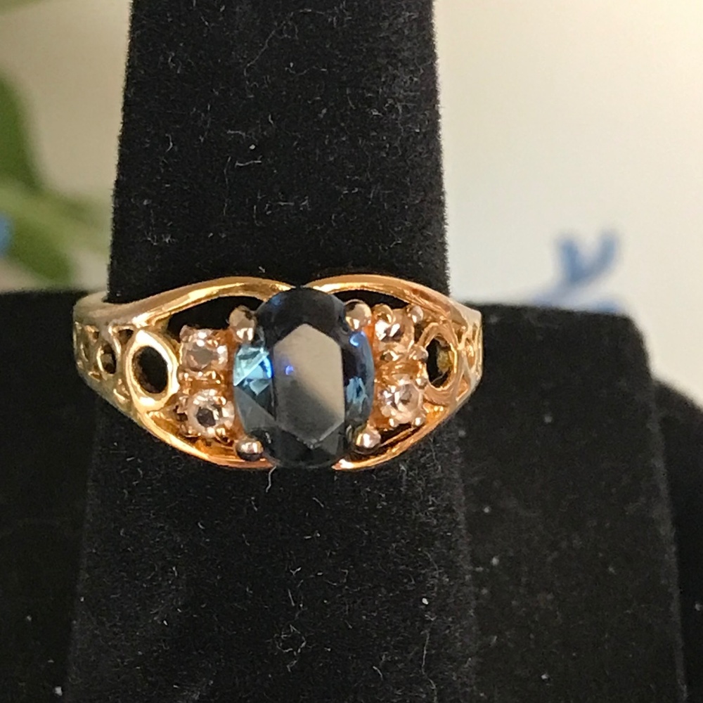 Gold Tone with Faux Blue Stone - Size 5 1/2